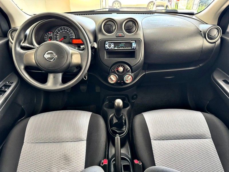 NISSAN MARCH 1.6 S 16V 2013/2014 ANDRIGO VEÍCULOS CAXIAS DO SUL / Carros no Vale