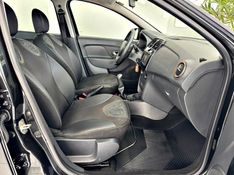 RENAULT SANDERO 1.6 STEPWAY 8V 2015/2015 ANDRIGO VEÍCULOS CAXIAS DO SUL / Carros no Vale