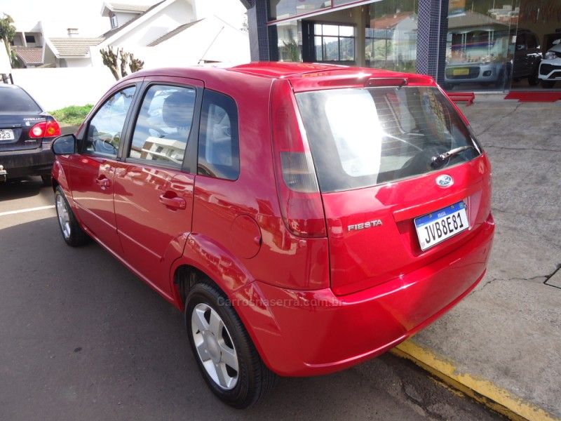 FORD FIESTA 1.6 MPI HATCH 8V 2006/2006 BOURSCHEID CARROS E MOTOS SANTA CLARA DO SUL / Carros no Vale