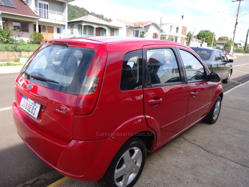 FORD FIESTA 1.6 MPI HATCH 8V 2006/2006 BOURSCHEID CARROS E MOTOS SANTA CLARA DO SUL / Carros no Vale