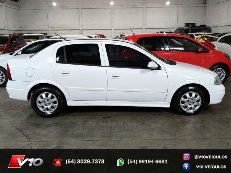 CHEVROLET ASTRA 1.8 MPFI GL SEDAN 8V 1999/1999 V10 VEÍCULOS CAXIAS DO SUL / Carros no Vale