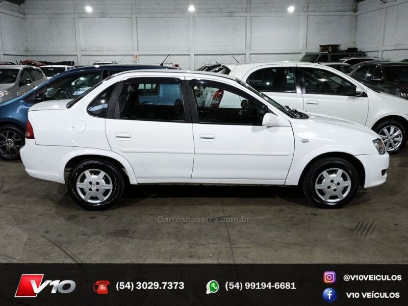 CHEVROLET CLASSIC 1.0 VHC LS 8V 2013/2014 V10 VEÍCULOS CAXIAS DO SUL / Carros no Vale