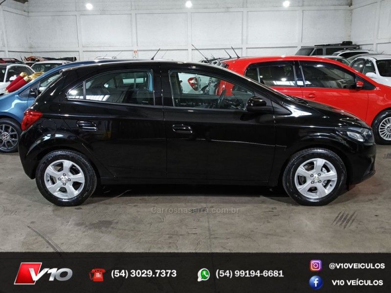 CHEVROLET ONIX 1.4 MPFI LT 8V 2019/2019 V10 VEÍCULOS CAXIAS DO SUL / Carros no Vale