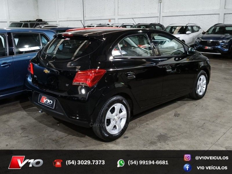 CHEVROLET ONIX 1.4 MPFI LT 8V 2019/2019 V10 VEÍCULOS CAXIAS DO SUL / Carros no Vale