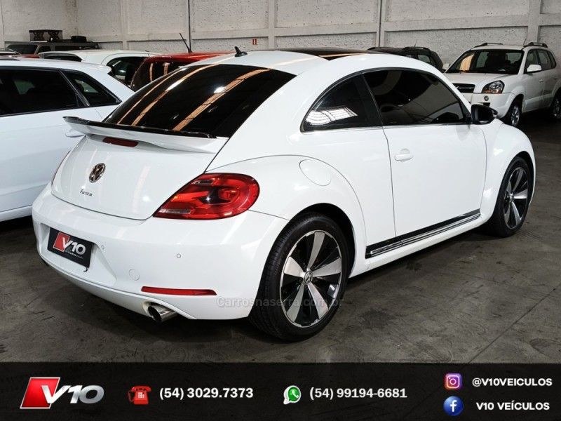 VOLKSWAGEN FUSCA 2.0 TSI 16V 2013/2014 V10 VEÍCULOS CAXIAS DO SUL / Carros no Vale