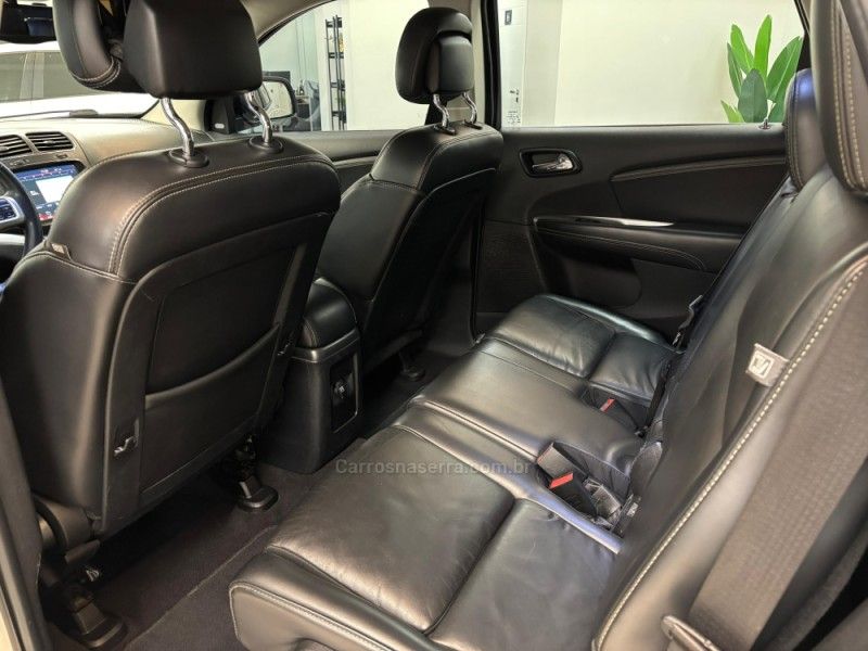 FIAT FREEMONT 2.4 PRECISION 16V 2013/2014 LUIGGI AUTOMÓVEIS CARLOS BARBOSA / Carros no Vale