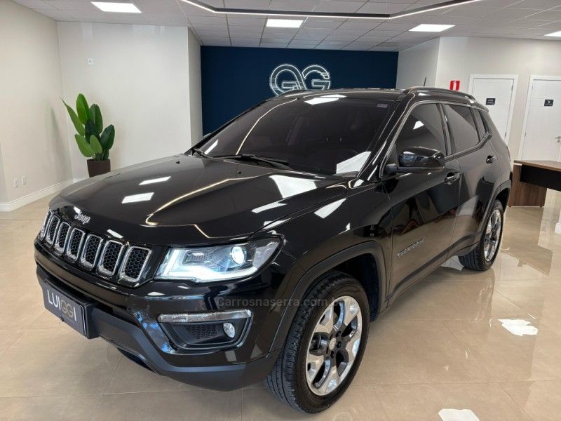 JEEP COMPASS 2.0 16V LONGITUDE 4X4 2018/2019 LUIGGI AUTOMÓVEIS CARLOS BARBOSA / Carros no Vale