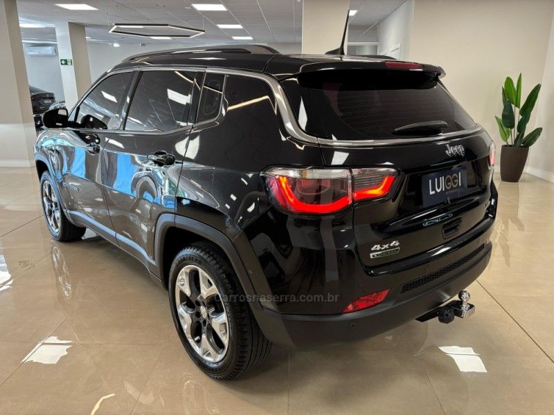 JEEP COMPASS 2.0 16V LONGITUDE 4X4 2018/2019 LUIGGI AUTOMÓVEIS CARLOS BARBOSA / Carros no Vale
