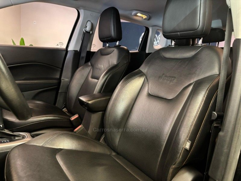 JEEP COMPASS 2.0 16V LONGITUDE 4X4 2018/2019 LUIGGI AUTOMÓVEIS CARLOS BARBOSA / Carros no Vale
