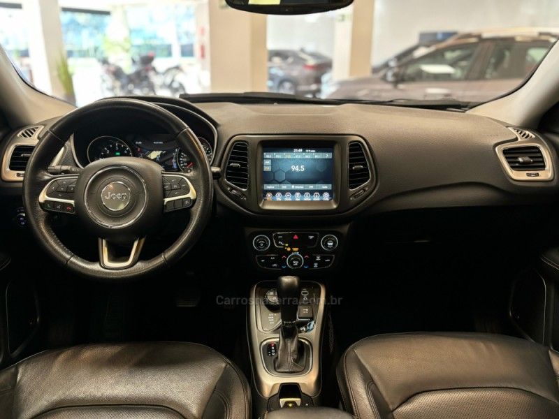 JEEP COMPASS 2.0 16V LONGITUDE 4X4 2018/2019 LUIGGI AUTOMÓVEIS CARLOS BARBOSA / Carros no Vale