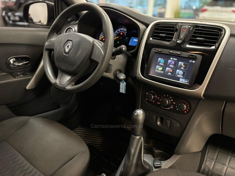 RENAULT SANDERO 1.0 EXPRESSION 16V 2014/2015 LUIGGI AUTOMÓVEIS CARLOS BARBOSA / Carros no Vale