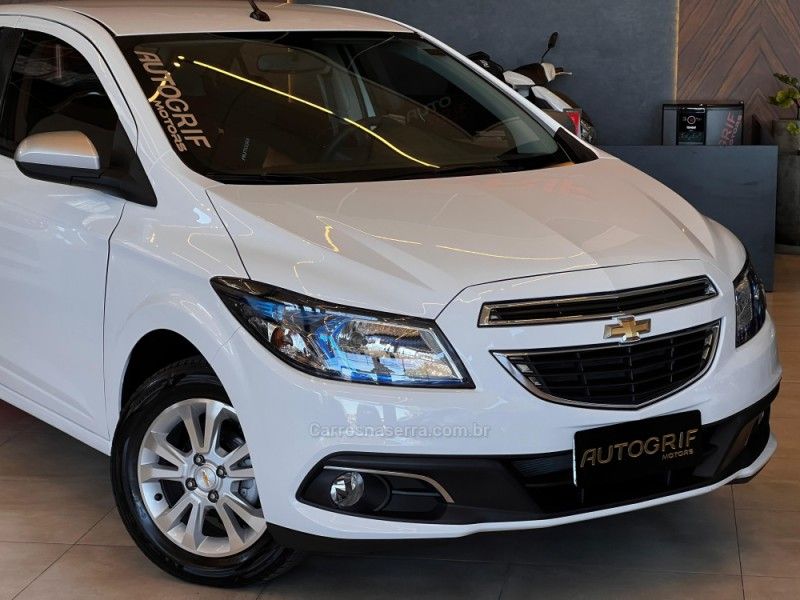 CHEVROLET ONIX 1.0 MPFI LOLLAPALOOZA 8V 2014/2014 AUTOGRIF MOTORS CAMPO BOM / Carros no Vale