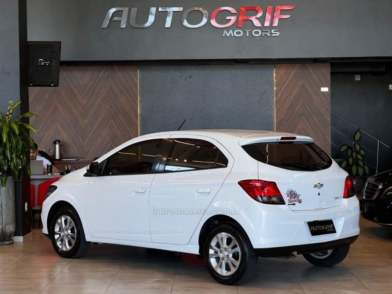 CHEVROLET ONIX 1.0 MPFI LOLLAPALOOZA 8V 2014/2014 AUTOGRIF MOTORS CAMPO BOM / Carros no Vale