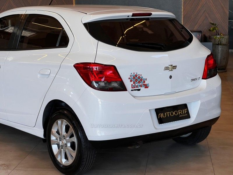CHEVROLET ONIX 1.0 MPFI LOLLAPALOOZA 8V 2014/2014 AUTOGRIF MOTORS CAMPO BOM / Carros no Vale