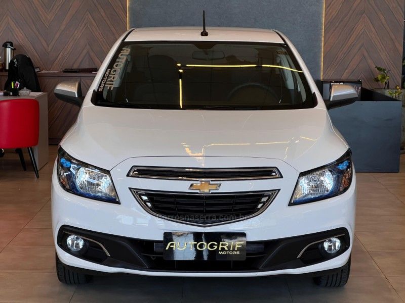 CHEVROLET ONIX 1.0 MPFI LOLLAPALOOZA 8V 2014/2014 AUTOGRIF MOTORS CAMPO BOM / Carros no Vale