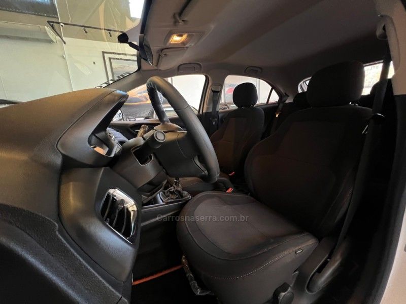 CHEVROLET ONIX 1.0 MPFI LOLLAPALOOZA 8V 2014/2014 AUTOGRIF MOTORS CAMPO BOM / Carros no Vale