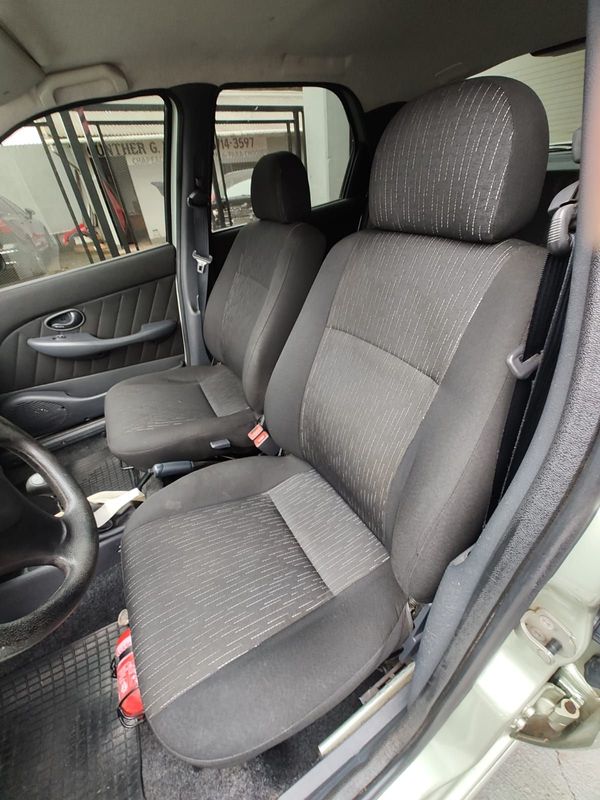 Fiat Palio 1.0 Cel ECON./ITALIA F 8V 2010/2011 RENNER AUTOMÓVEIS LAJEADO / Carros no Vale