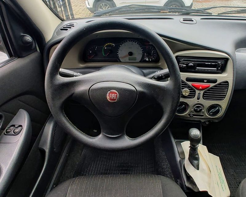 Fiat Palio 1.0 Cel ECON./ITALIA F 8V 2010/2011 RENNER AUTOMÓVEIS LAJEADO / Carros no Vale