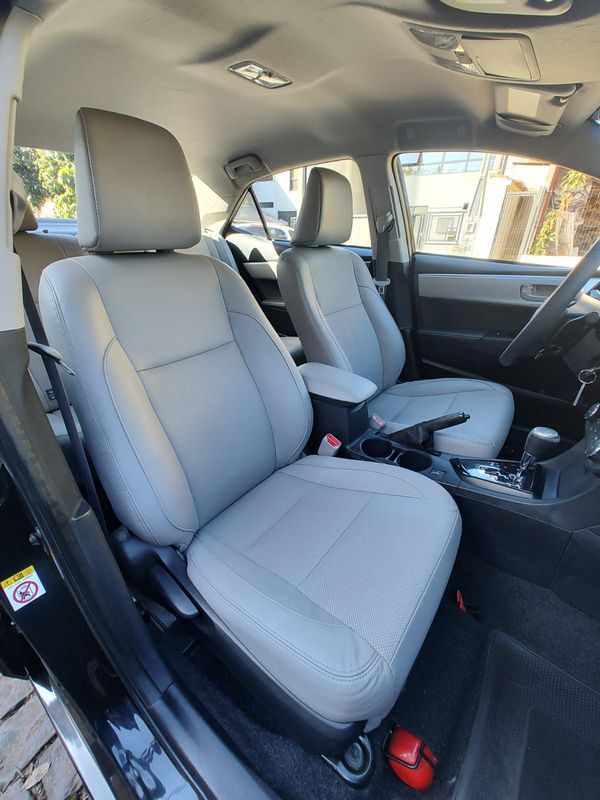 Toyota Corolla XEi 2.0 16V 2016/2016 RENNER AUTOMÓVEIS LAJEADO / Carros no Vale