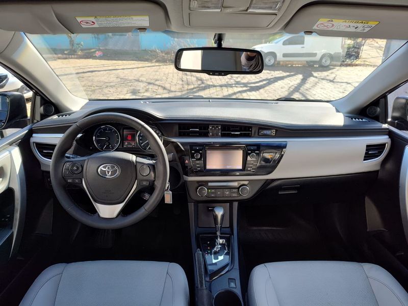 Toyota Corolla XEi 2.0 16V 2016/2016 RENNER AUTOMÓVEIS LAJEADO / Carros no Vale
