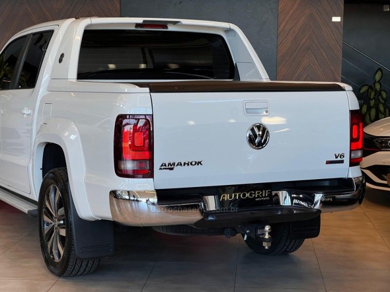 VOLKSWAGEN AMAROK 3.0 V6 EXTREME CD 4X4 AUTOMÁTICO 2019/2020 AUTOGRIF MOTORS CAMPO BOM / Carros no Vale