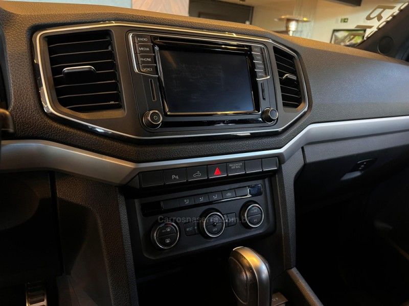 VOLKSWAGEN AMAROK 3.0 V6 EXTREME CD 4X4 AUTOMÁTICO 2019/2020 AUTOGRIF MOTORS CAMPO BOM / Carros no Vale