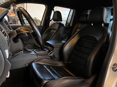 VOLKSWAGEN AMAROK 3.0 V6 EXTREME CD 4X4 AUTOMÁTICO 2019/2020 AUTOGRIF MOTORS CAMPO BOM / Carros no Vale
