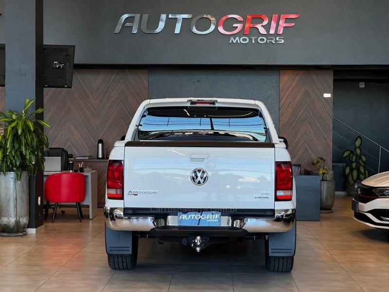 VOLKSWAGEN AMAROK 3.0 V6 EXTREME CD 4X4 AUTOMÁTICO 2019/2020 AUTOGRIF MOTORS CAMPO BOM / Carros no Vale