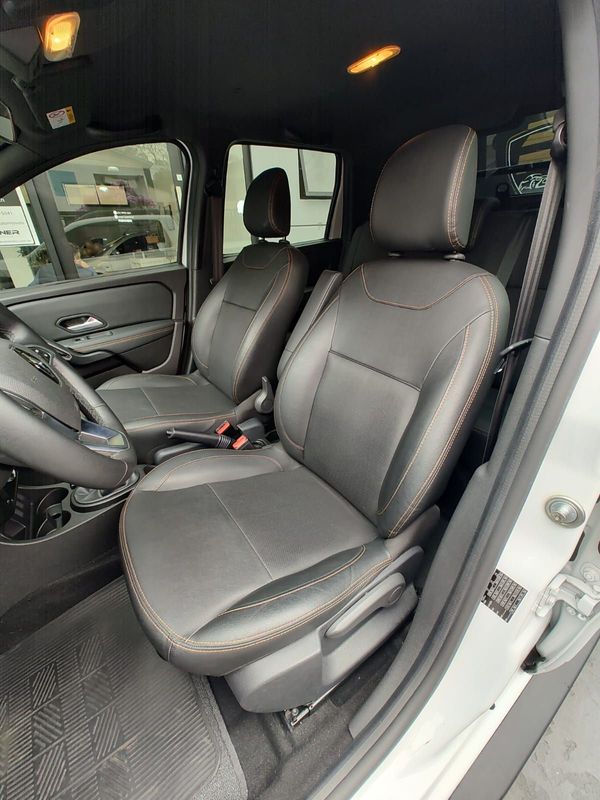 Renault OROCH Outsider 1.3Tce 2023/2024 RENNER AUTOMÓVEIS LAJEADO / Carros no Vale