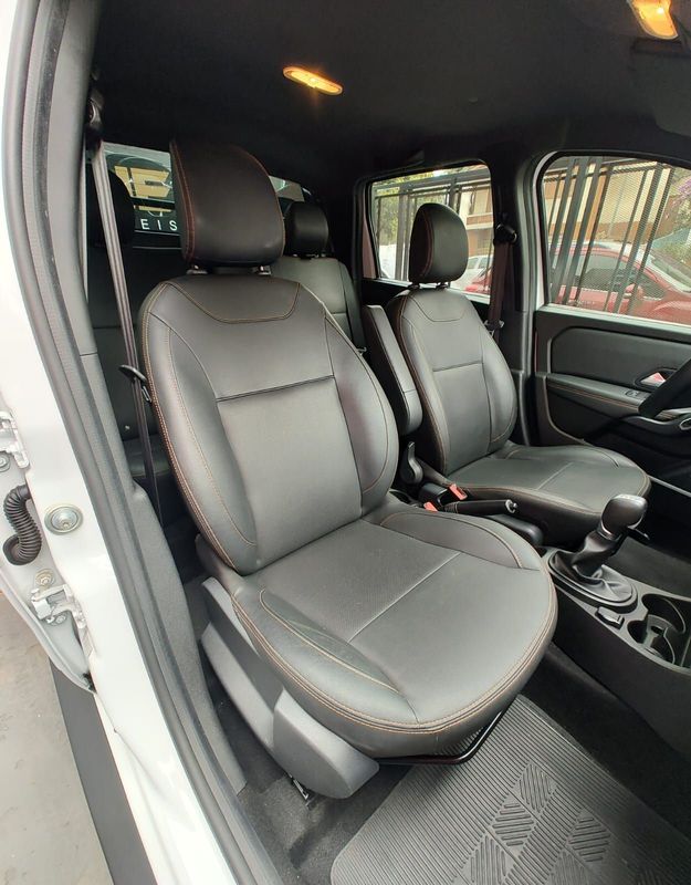 Renault OROCH Outsider 1.3Tce 2023/2024 RENNER AUTOMÓVEIS LAJEADO / Carros no Vale