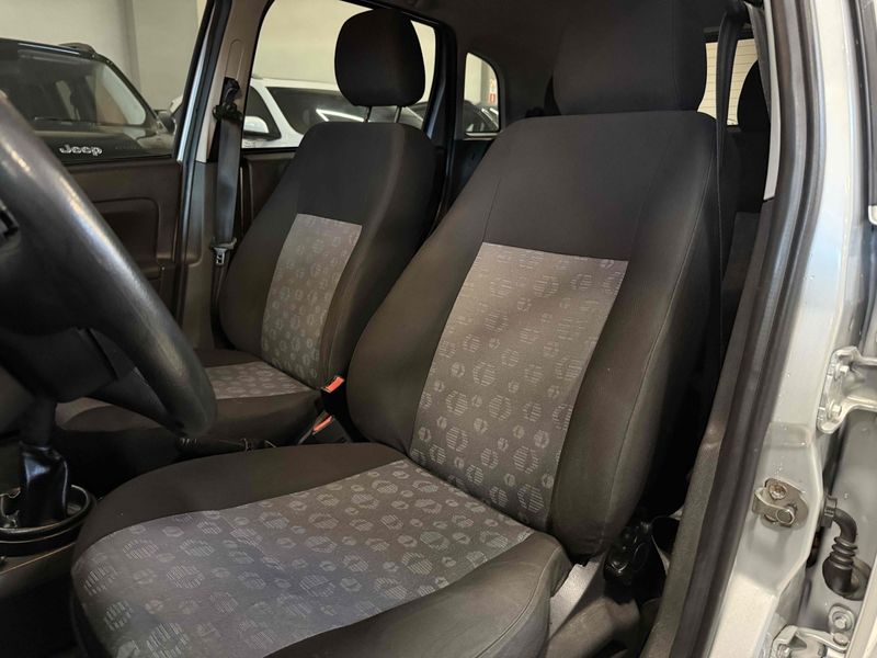FORD FIESTA 1.6 MPI HATCH 8V 2010/2011 LEHMEN VEÍCULOS VENÂNCIO AIRES / Carros no Vale