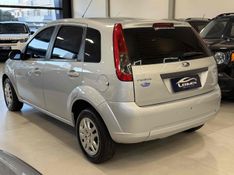 FORD FIESTA 1.6 MPI HATCH 8V 2010/2011 LEHMEN VEÍCULOS VENÂNCIO AIRES / Carros no Vale