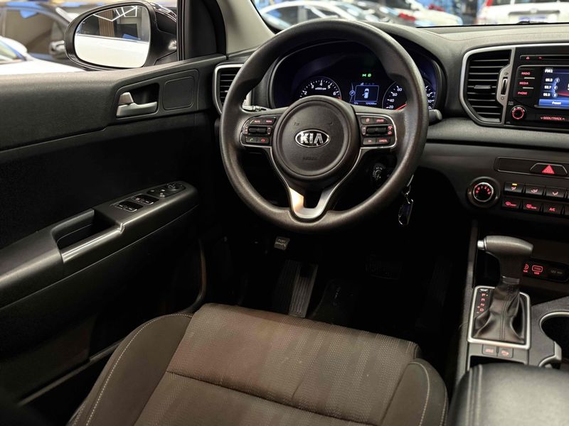 KIA SPORTAGE 2.0 LX 4X2 16V 2016/2017 LEHMEN VEÍCULOS VENÂNCIO AIRES / Carros no Vale