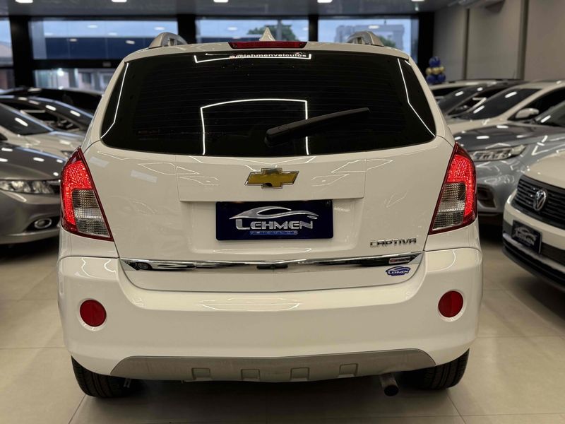CHEVROLET CAPTIVA 2.4 SIDI 16V 2014/2014 LEHMEN VEÍCULOS VENÂNCIO AIRES / Carros no Vale