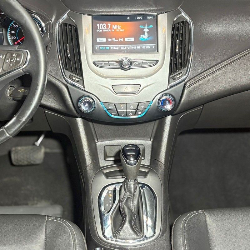 Chevrolet CRUZE SEDAN LT 1.4 TURBO 2018/2018 SÉRGIO VEÍCULOS TEUTÔNIA / Carros no Vale