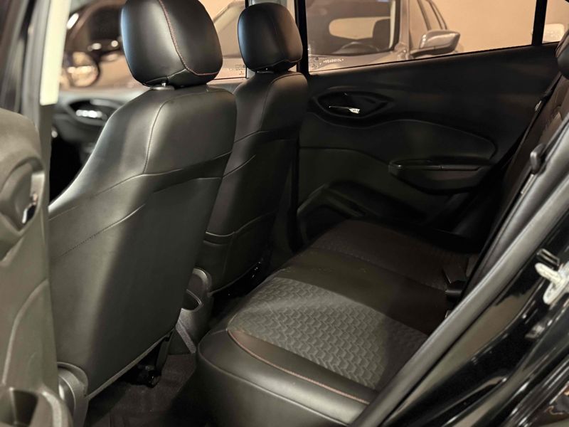 CHEVROLET ONIX 1.4 MPFI LTZ 8V 2017/2018 LEHMEN VEÍCULOS VENÂNCIO AIRES / Carros no Vale
