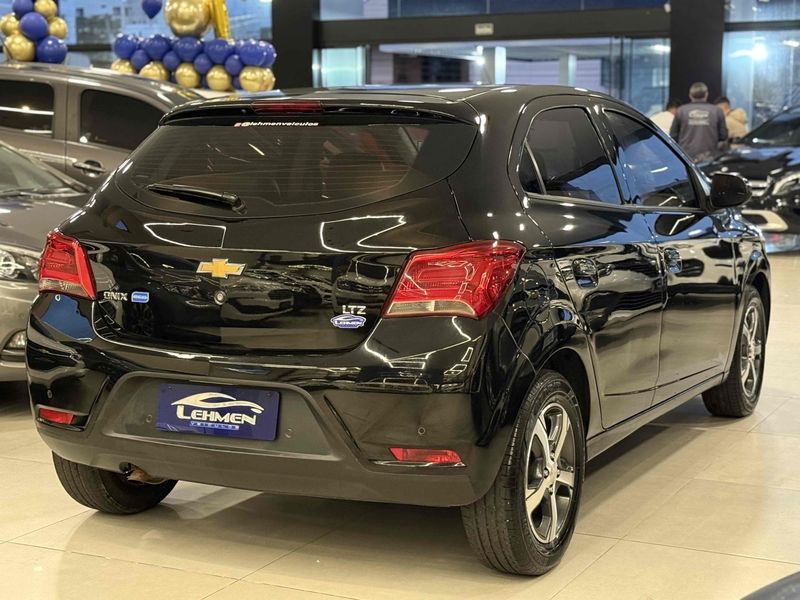 CHEVROLET ONIX 1.4 MPFI LTZ 8V 2017/2018 LEHMEN VEÍCULOS VENÂNCIO AIRES / Carros no Vale