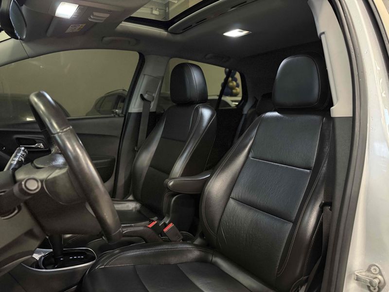 CHEVROLET TRACKER 1.4 16V TURBO PREMIER 2017/2018 LEHMEN VEÍCULOS VENÂNCIO AIRES / Carros no Vale