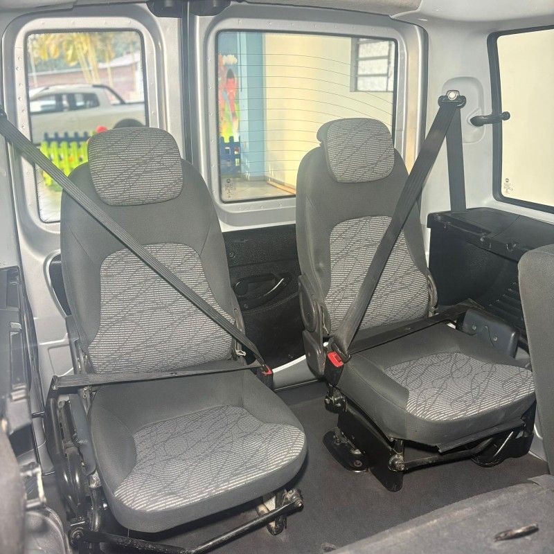 Fiat DOBLO ESSENCE 1.8 2021/2021 SÉRGIO VEÍCULOS TEUTÔNIA / Carros no Vale