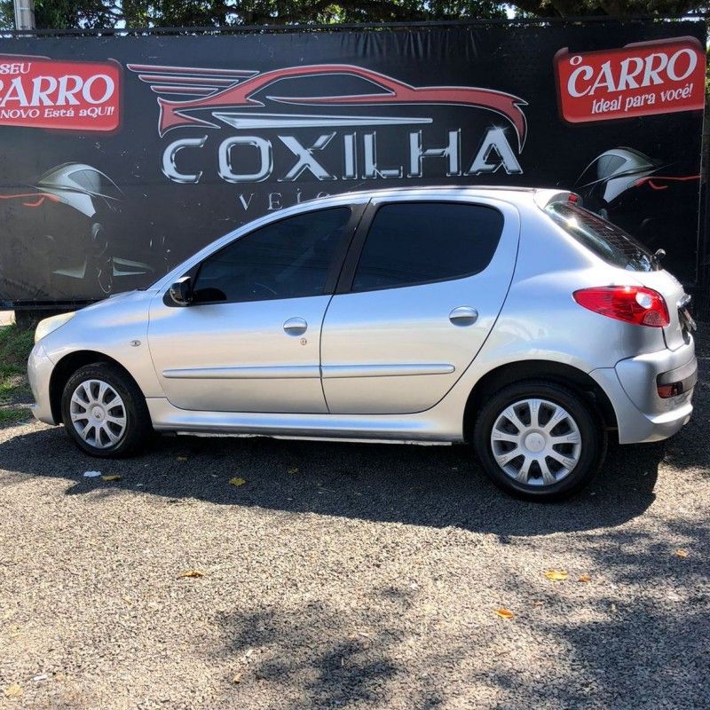 Peugeot 207 XR 1.4 2011/2011 SÉRGIO VEÍCULOS TEUTÔNIA / Carros no Vale