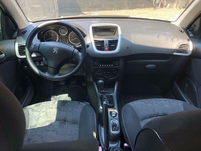 Peugeot 207 XR 1.4 2011/2011 SÉRGIO VEÍCULOS TEUTÔNIA / Carros no Vale