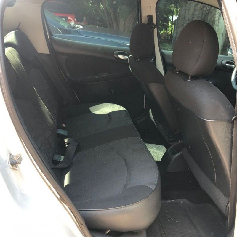 Peugeot 207 XR 1.4 2011/2011 SÉRGIO VEÍCULOS TEUTÔNIA / Carros no Vale