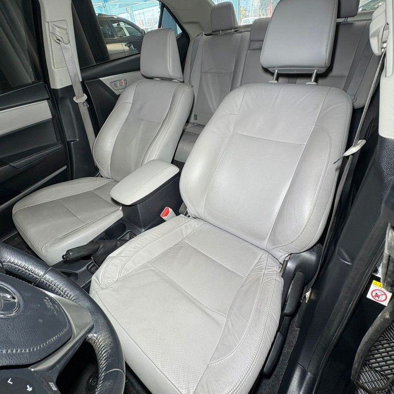 Toyota COROLLA GLi 1.8 2017/2017 SÉRGIO VEÍCULOS TEUTÔNIA / Carros no Vale