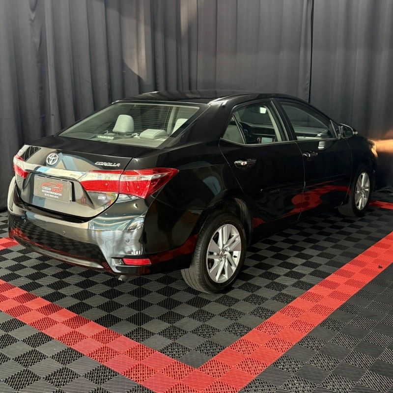 Toyota COROLLA GLi 1.8 2017/2017 SÉRGIO VEÍCULOS TEUTÔNIA / Carros no Vale