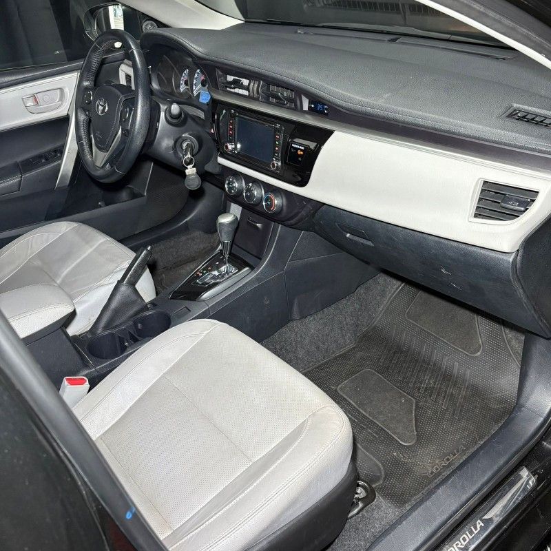 Toyota COROLLA GLi 1.8 2017/2017 SÉRGIO VEÍCULOS TEUTÔNIA / Carros no Vale