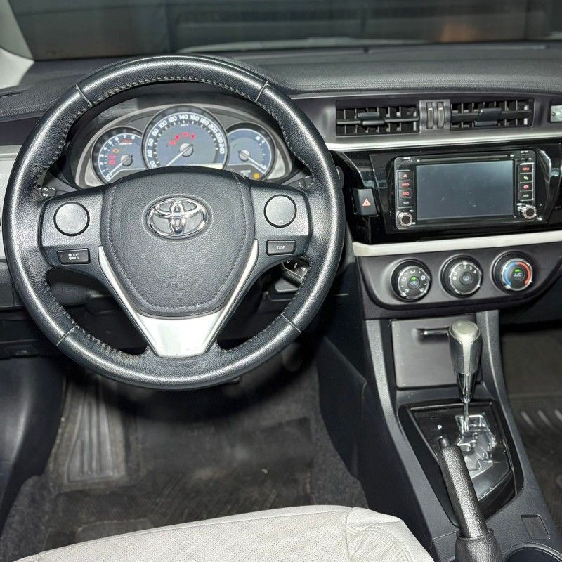 Toyota COROLLA GLi 1.8 2017/2017 SÉRGIO VEÍCULOS TEUTÔNIA / Carros no Vale