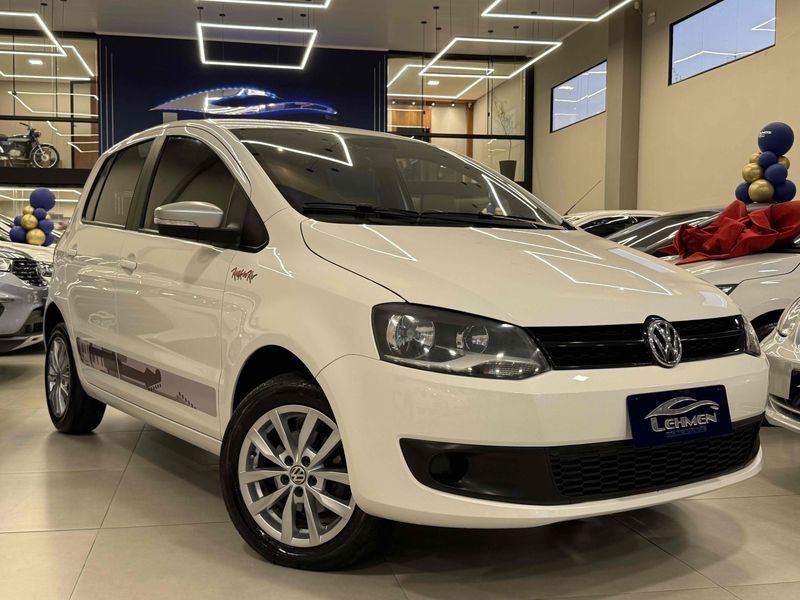 VOLKSWAGEN FOX 1.6 MI ROCK IN RIO 8V 2014/2014 LEHMEN VEÍCULOS VENÂNCIO AIRES / Carros no Vale