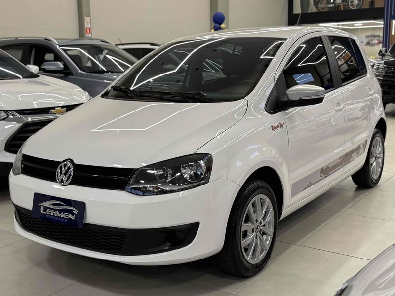 VOLKSWAGEN FOX 1.6 MI ROCK IN RIO 8V 2014/2014 LEHMEN VEÍCULOS VENÂNCIO AIRES / Carros no Vale