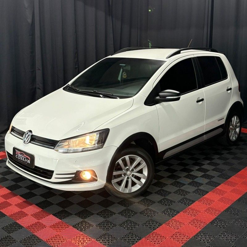 Volkswagen FOX TRACK 1.0 2017/2017 SÉRGIO VEÍCULOS TEUTÔNIA / Carros no Vale
