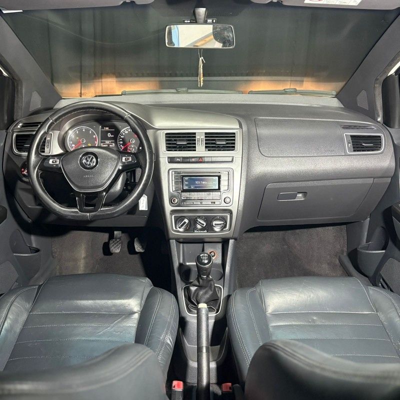 Volkswagen FOX TRACK 1.0 2017/2017 SÉRGIO VEÍCULOS TEUTÔNIA / Carros no Vale